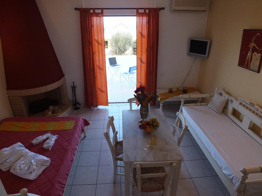 הרסוניסוס Golden Villas - Hotel Apartments & Villas מראה חיצוני תמונה