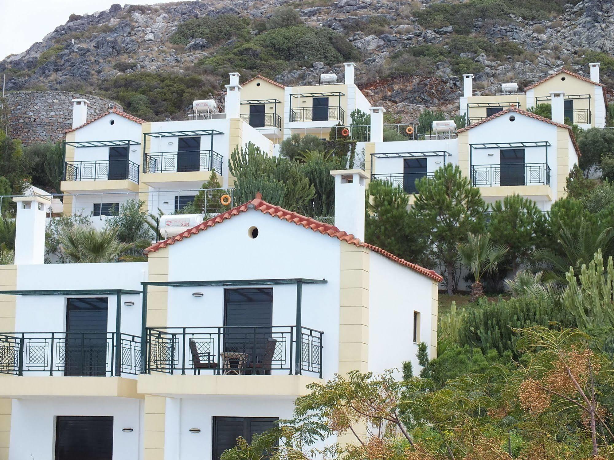 הרסוניסוס Golden Villas - Hotel Apartments & Villas מראה חיצוני תמונה