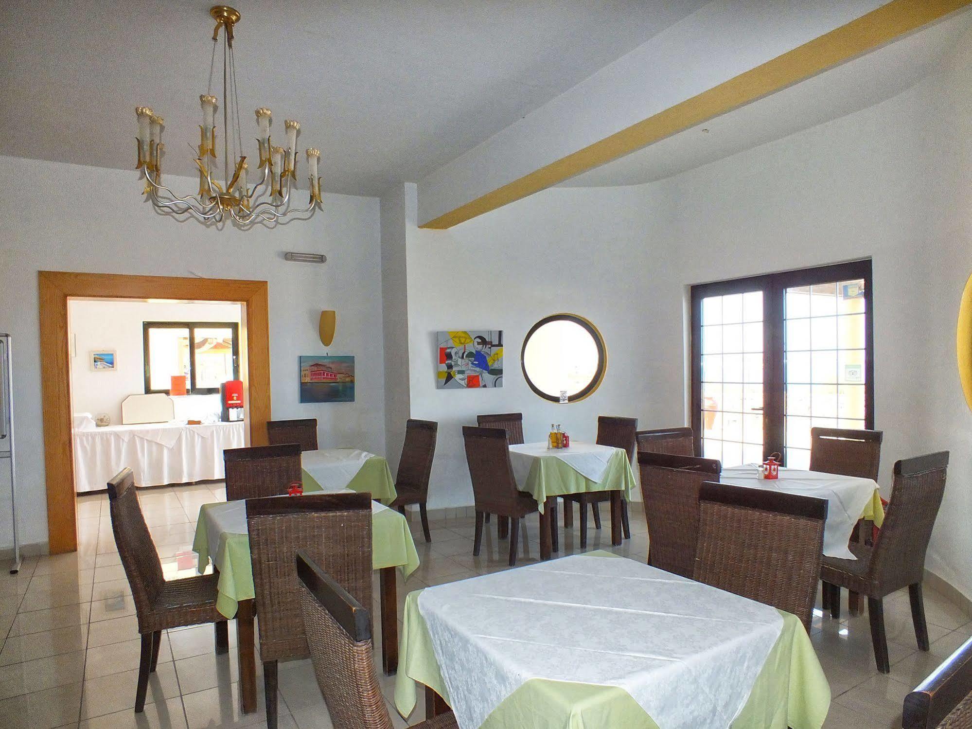 הרסוניסוס Golden Villas - Hotel Apartments & Villas מראה חיצוני תמונה