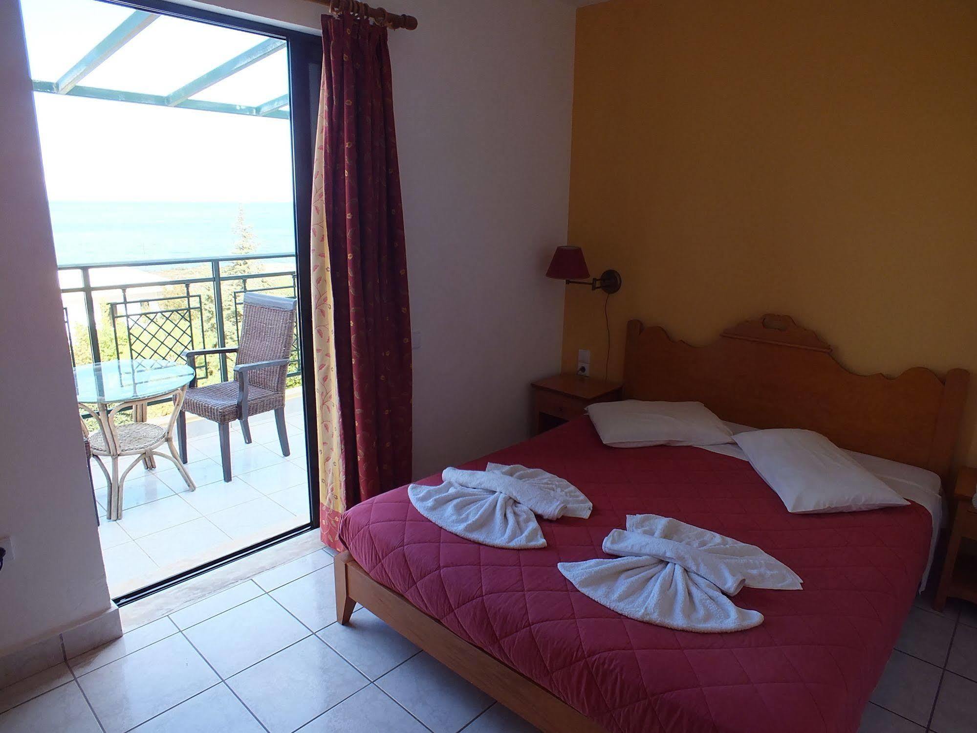 הרסוניסוס Golden Villas - Hotel Apartments & Villas מראה חיצוני תמונה