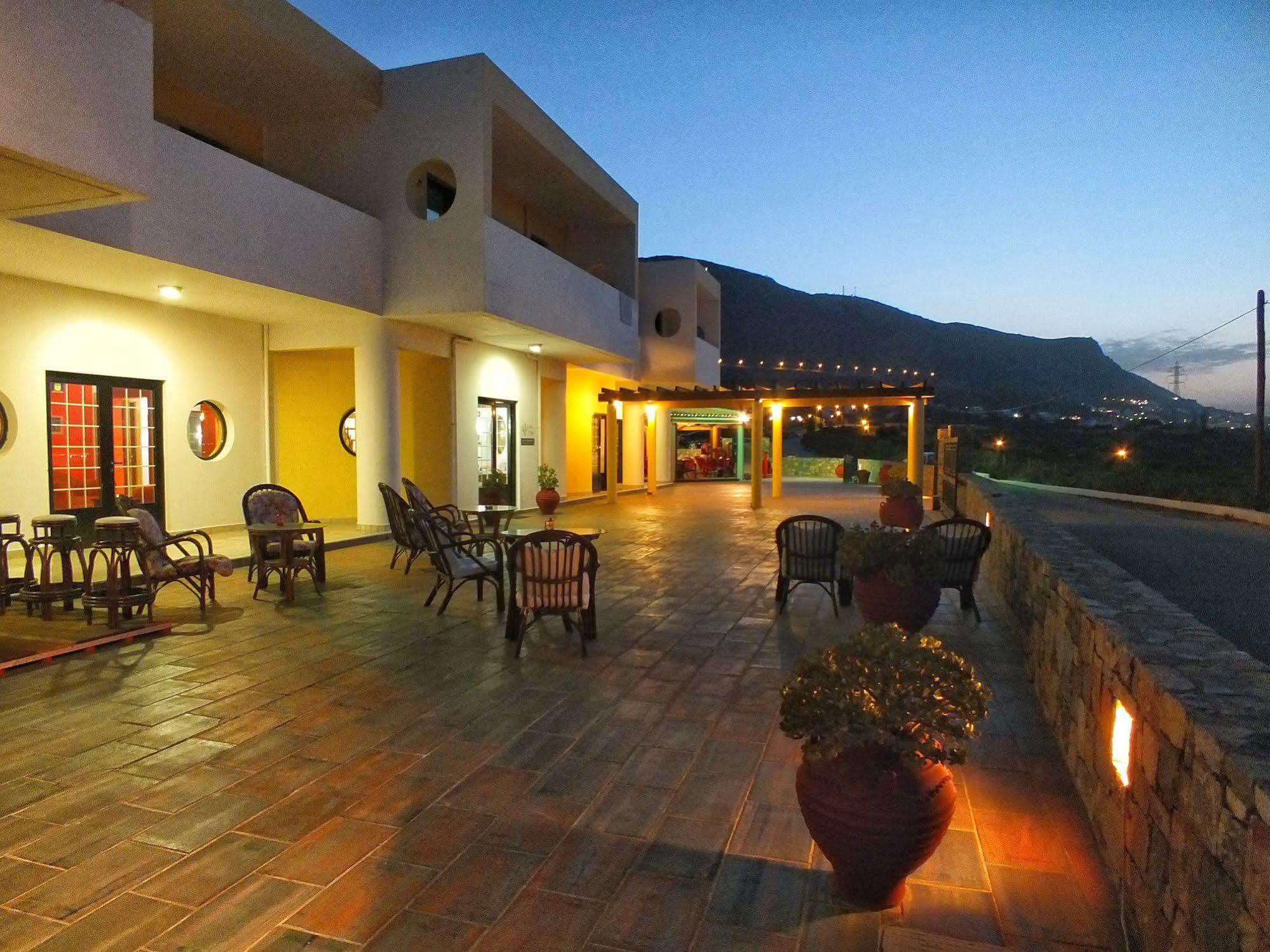 הרסוניסוס Golden Villas - Hotel Apartments & Villas מראה חיצוני תמונה
