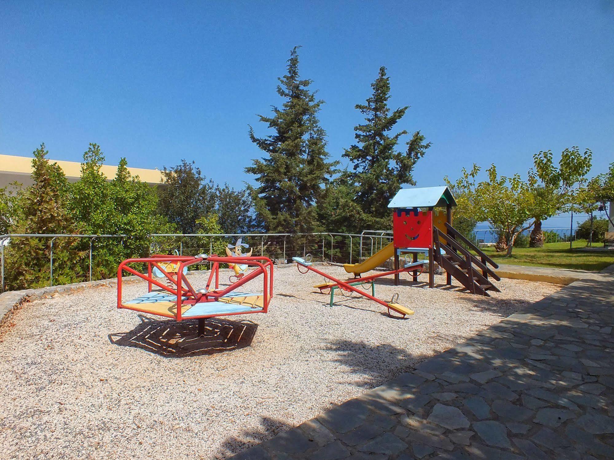 הרסוניסוס Golden Villas - Hotel Apartments & Villas מראה חיצוני תמונה